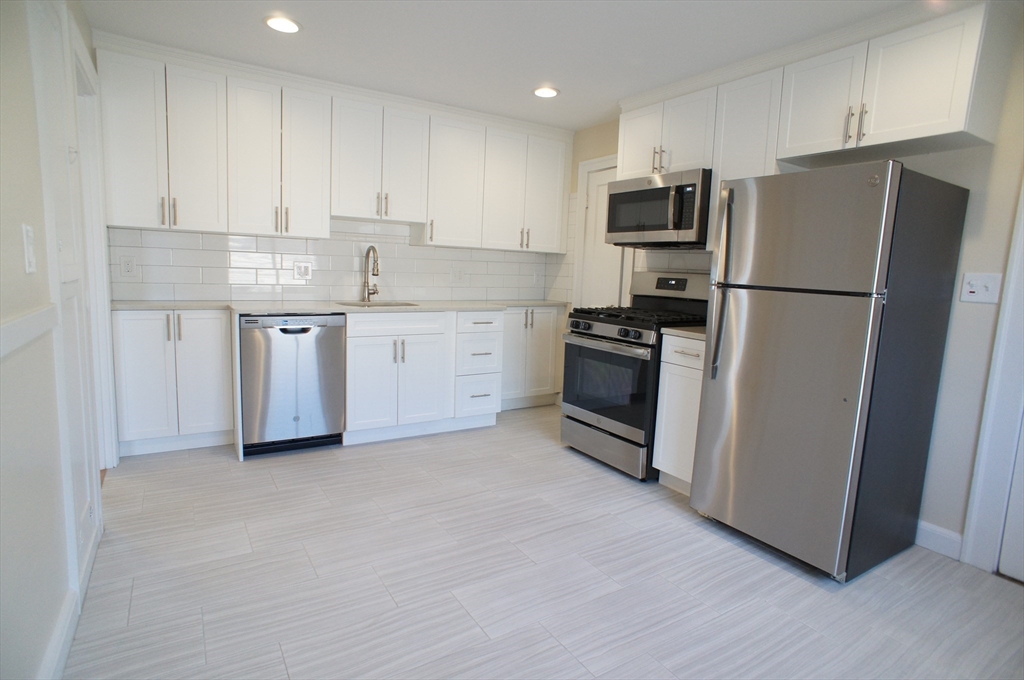 425 Newport Ave, Quincy