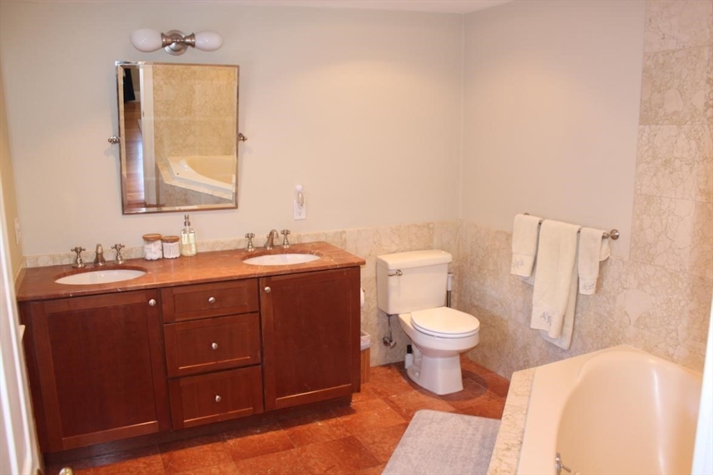 1724 Washington St, South End