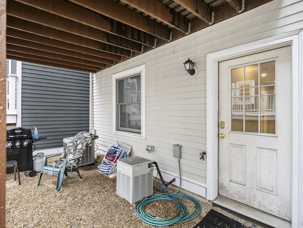 157 W 6th St, South Boston