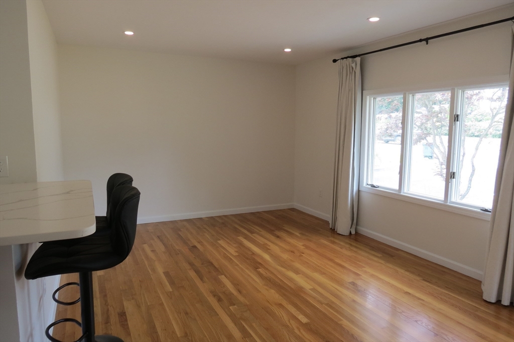 123 Low St, Newburyport