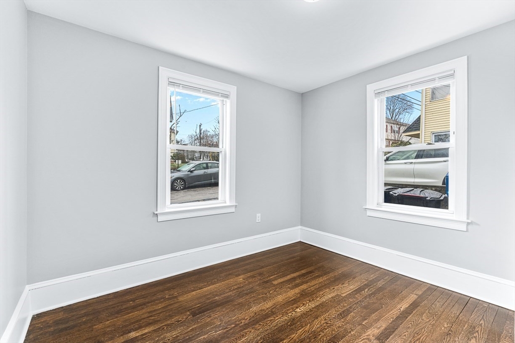 11 Town Hill St, Quincy