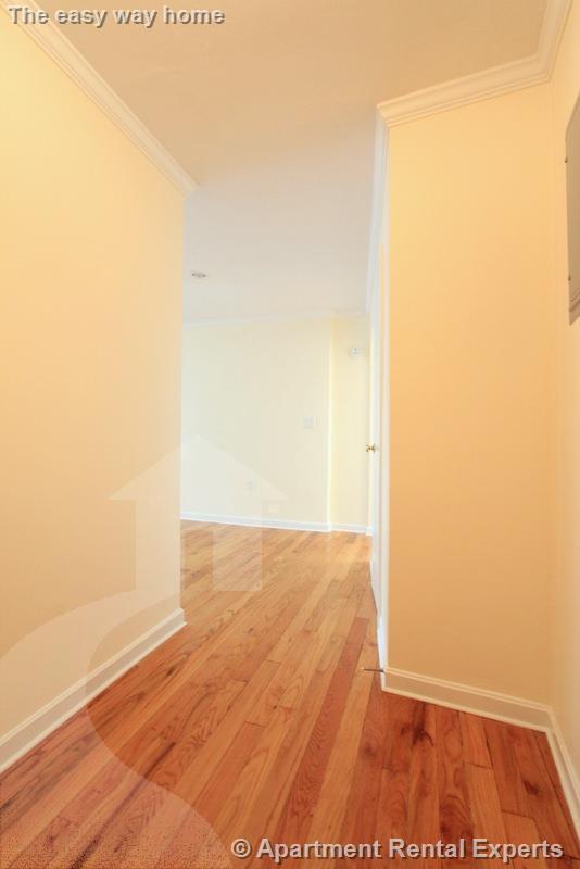 60 Brattle St, Harvard Square