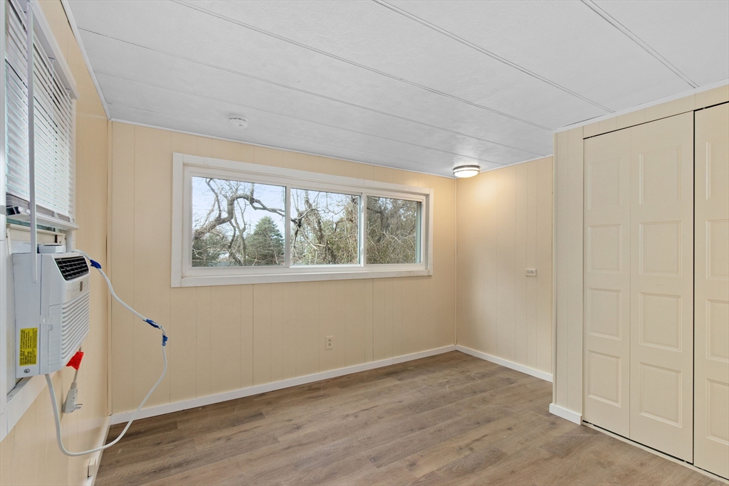 17 Jake Ln, Acushnet