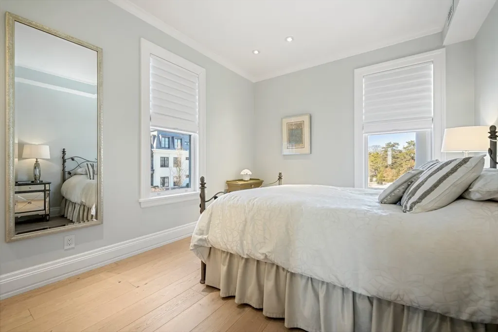 35 Littles Point Rd, Swampscott