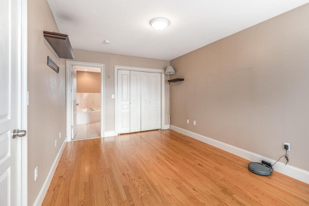 16 Roseclair St, Dorchester