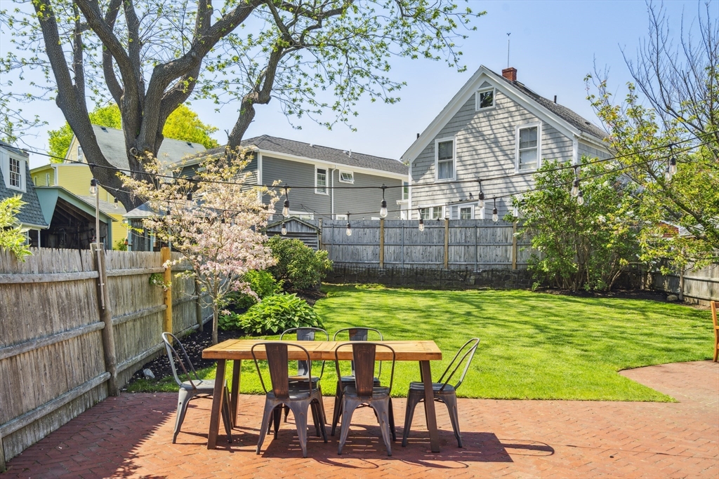 101 Elm St, Marblehead