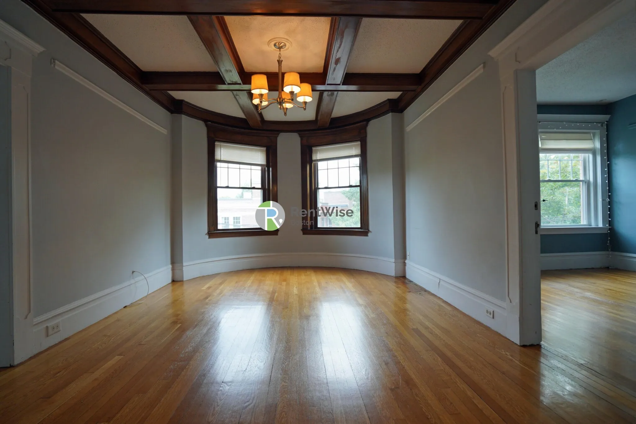 94 Naples Rd, North Brookline