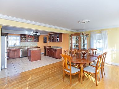 3 bed, 3 bath apartment for rent at 433 Depot Unit 1, Easton — photo 2 of 8