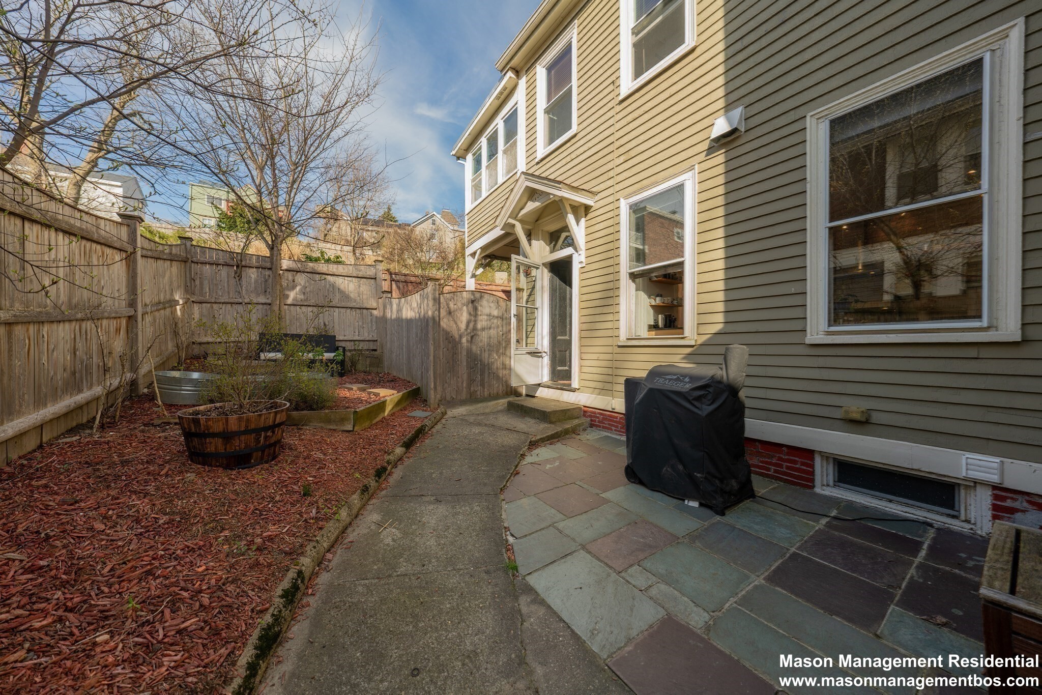 77 Columbus Ave, Prospect Hill