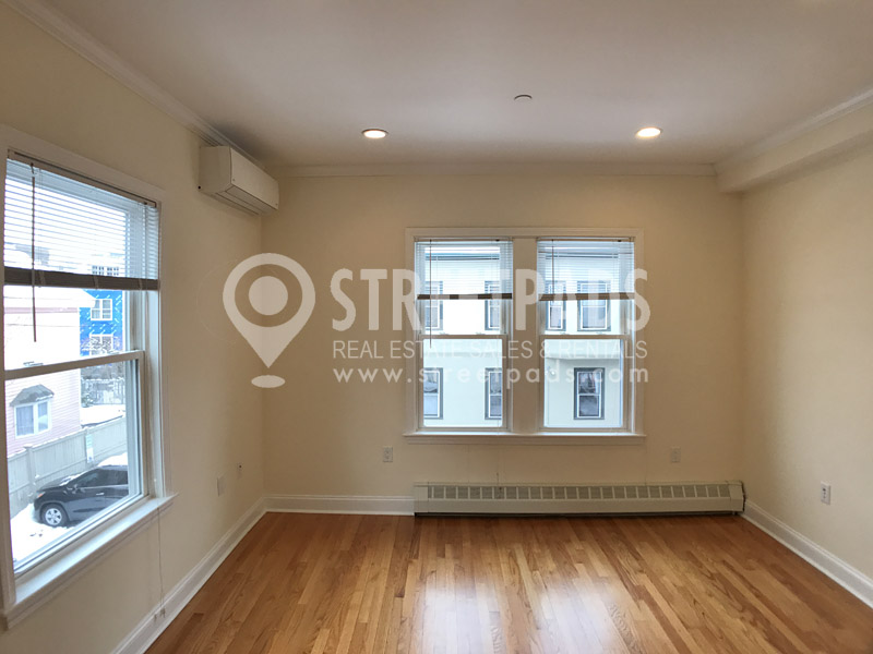 1 Langdon Sq, Neighborhood Nine