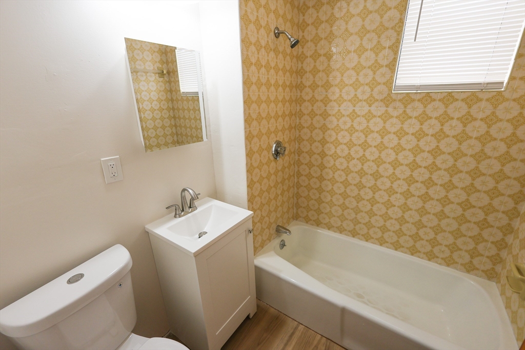 114 Amory St, Jamaica Plain