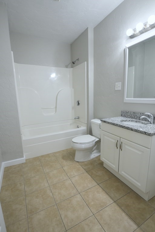 499 Medford St, Malden