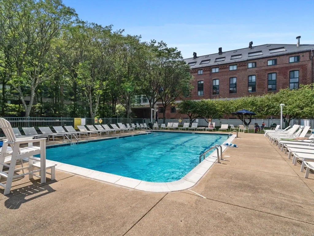 42 8th St, Charlestown