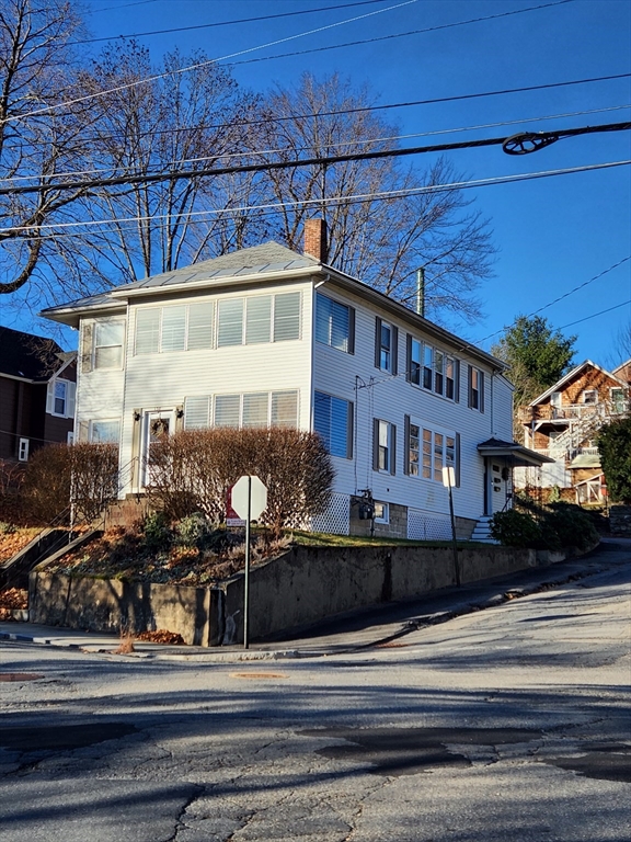 138 Pacific St, Fitchburg