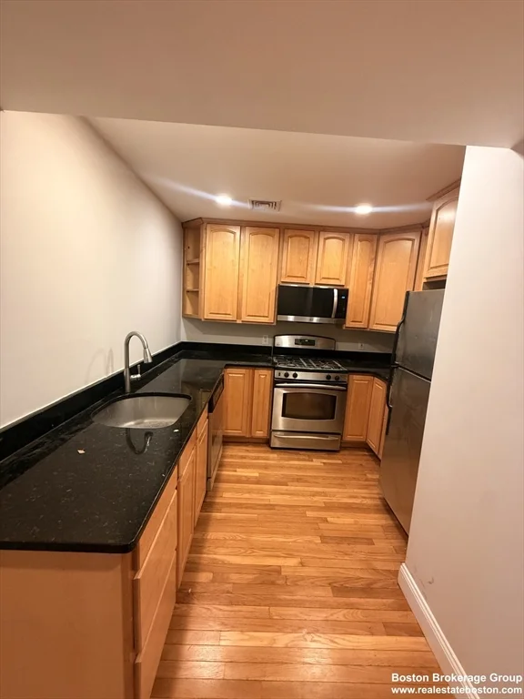 135 Calumet St, Mission Hill