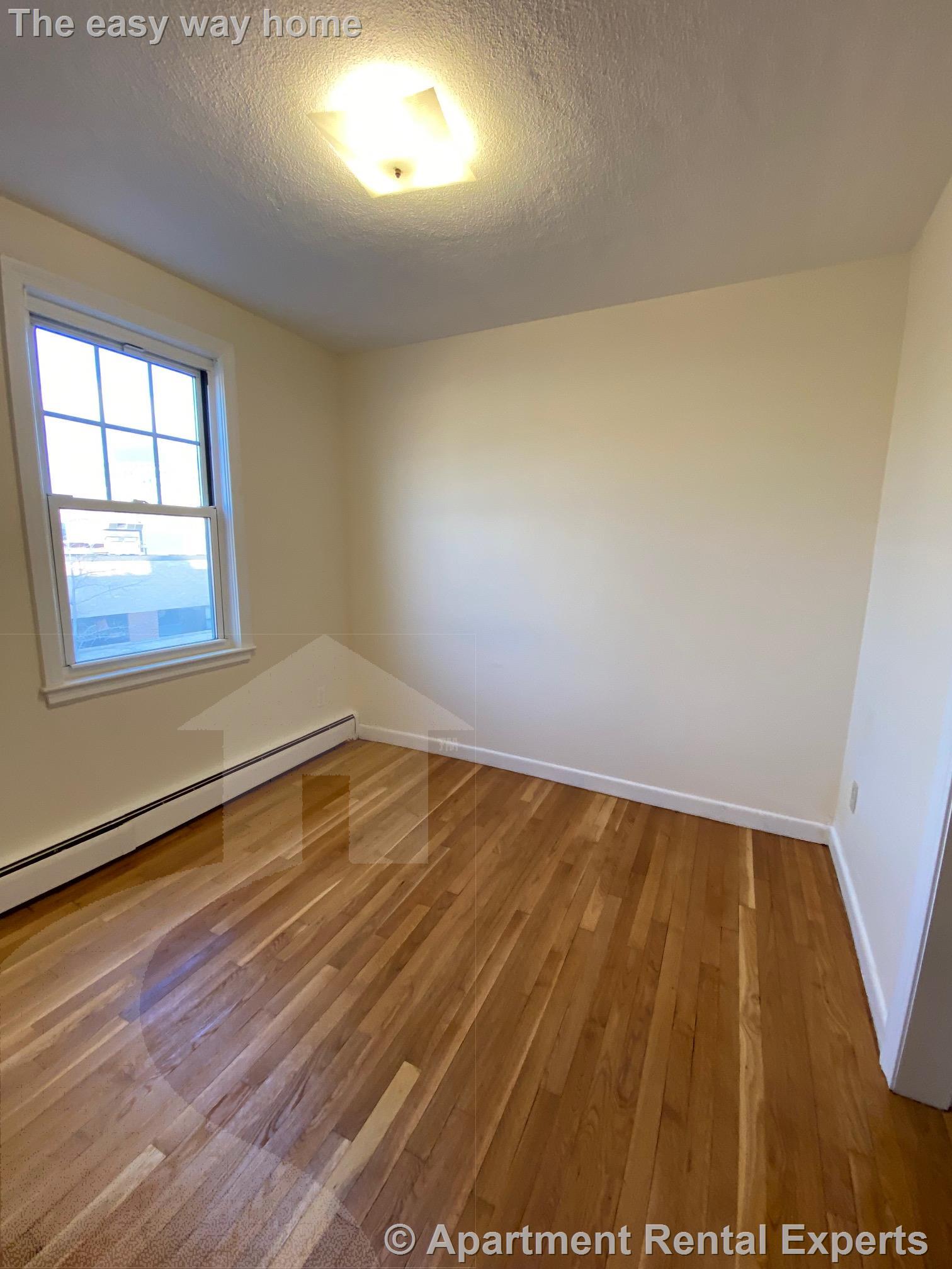 172 N Beacon St, Brighton