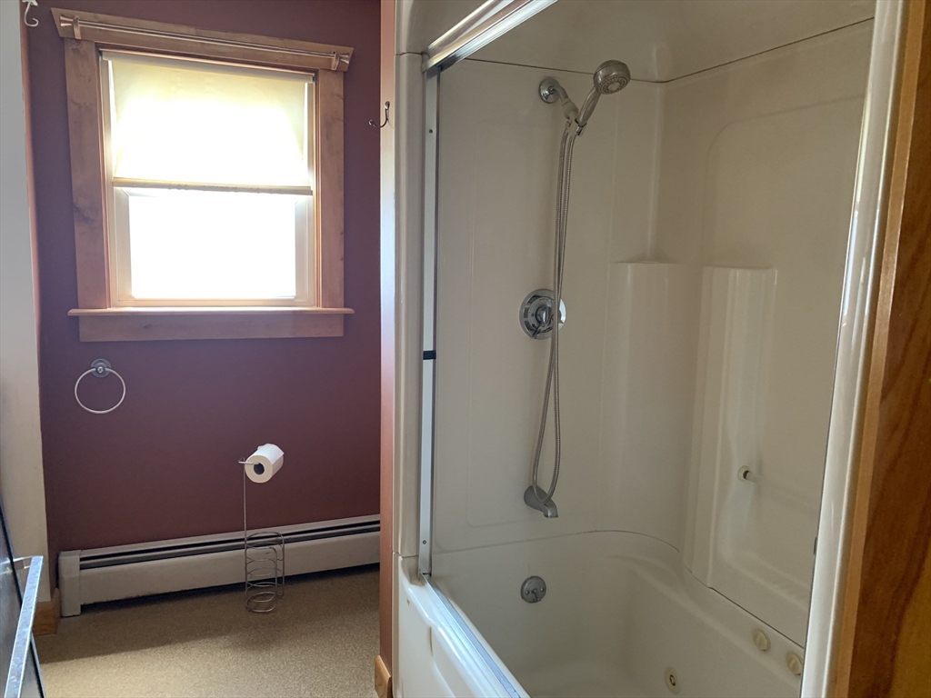 346 Fountain St,, Fall River