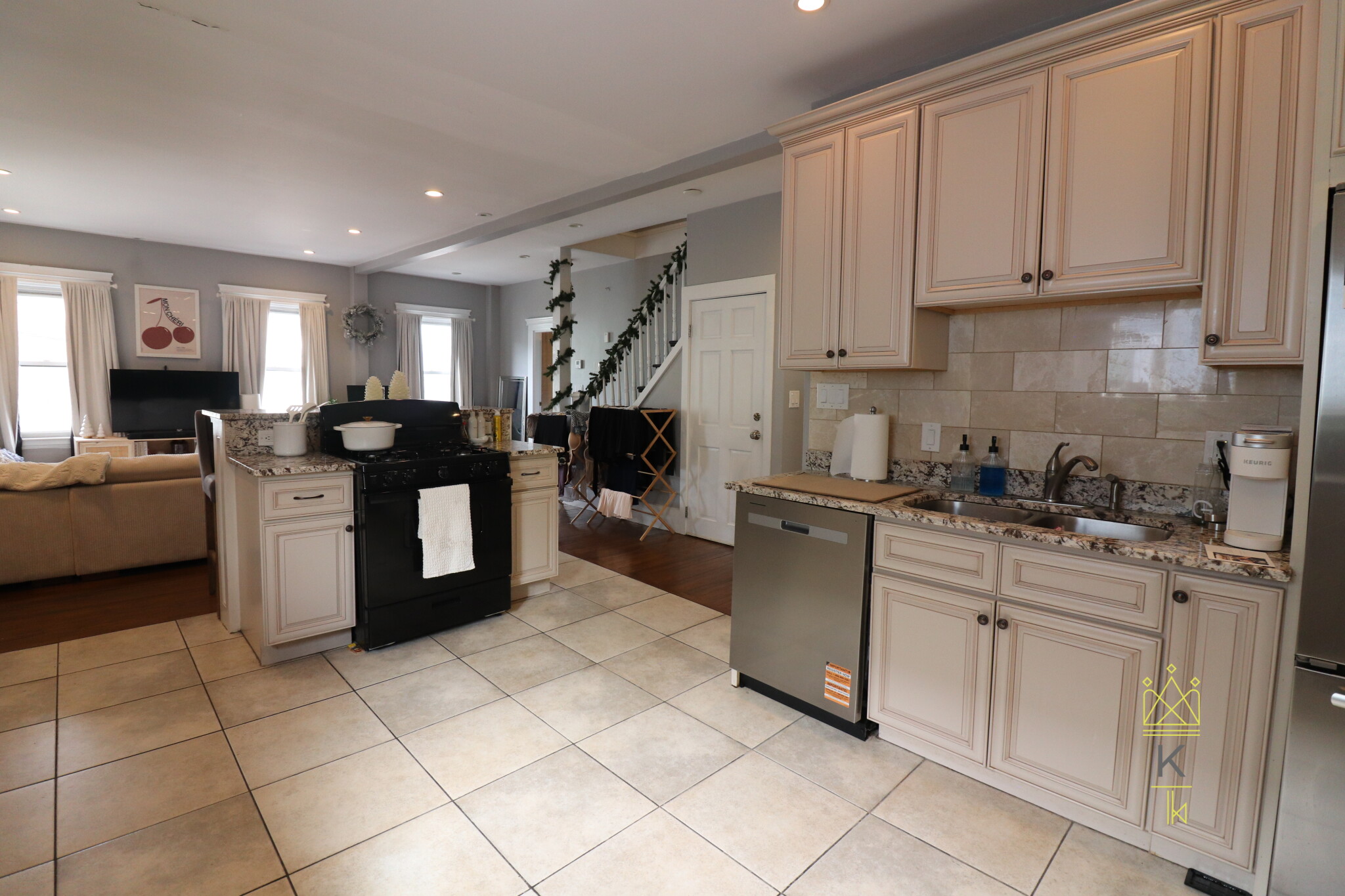 8 Parker St, Charlestown