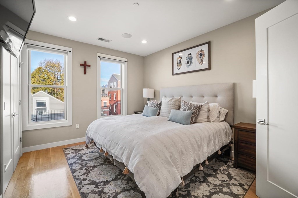 280 Gold St, South Boston