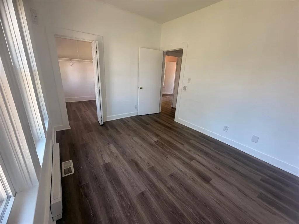 416 Middleboro Ave, Taunton