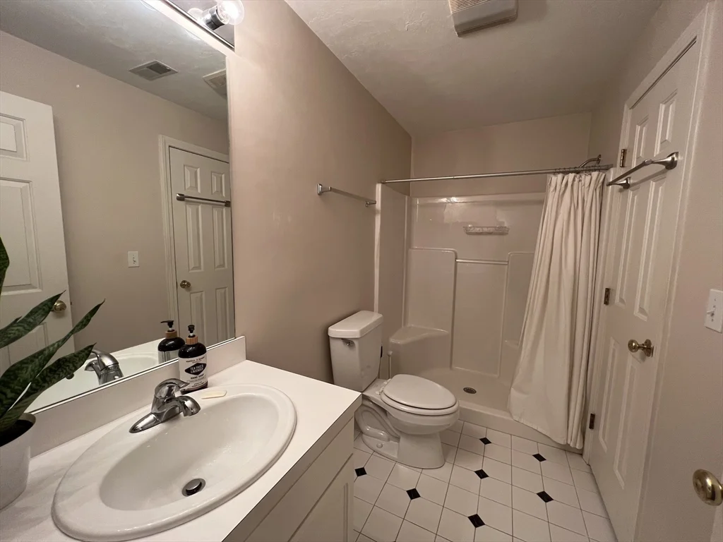 396 Tilden Commons Ln, Braintree Highlands