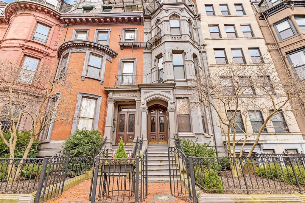 74 Commonwealth, Back Bay