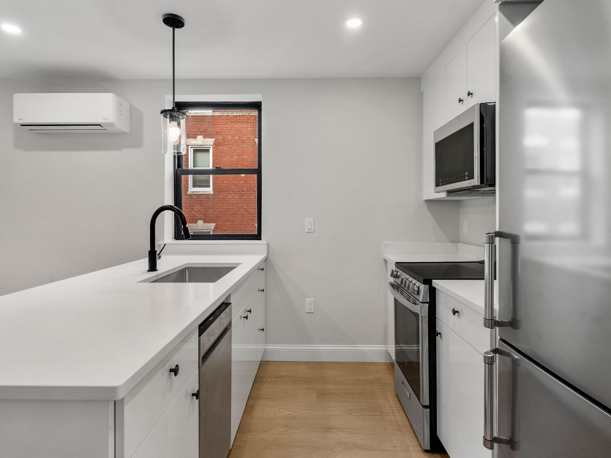 176 Salem St, North End