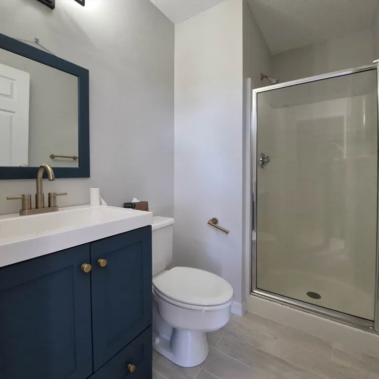 65 Bayberry Ln, Dartmouth