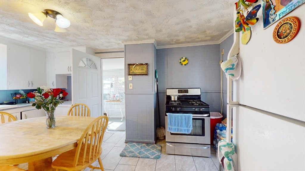 29 Dresser St, Southbridge