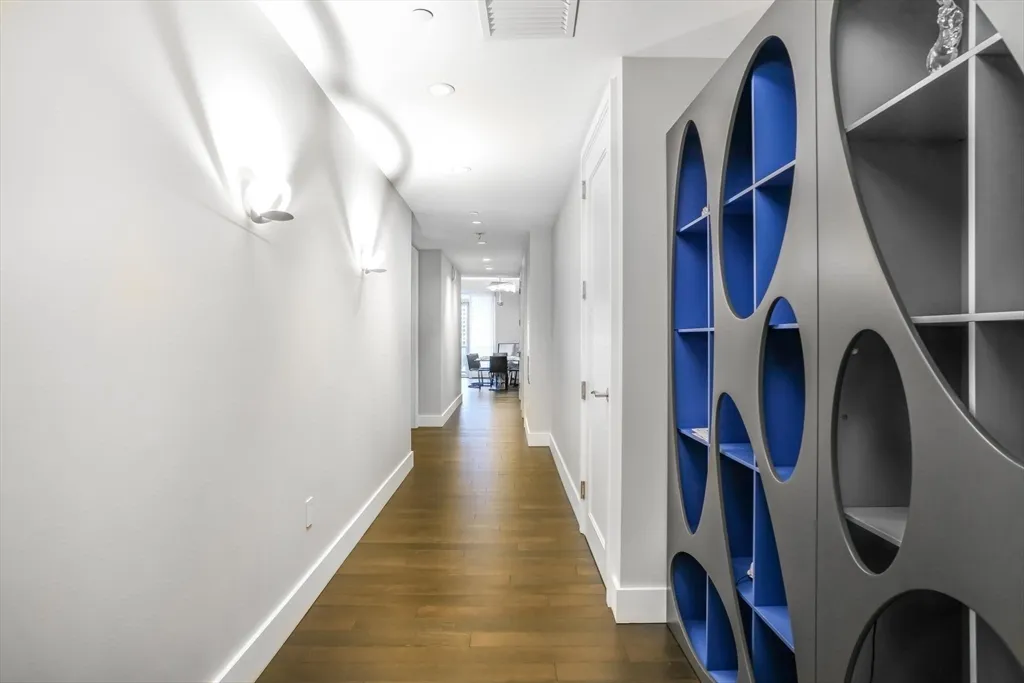 22 Liberty Dr, Seaport District