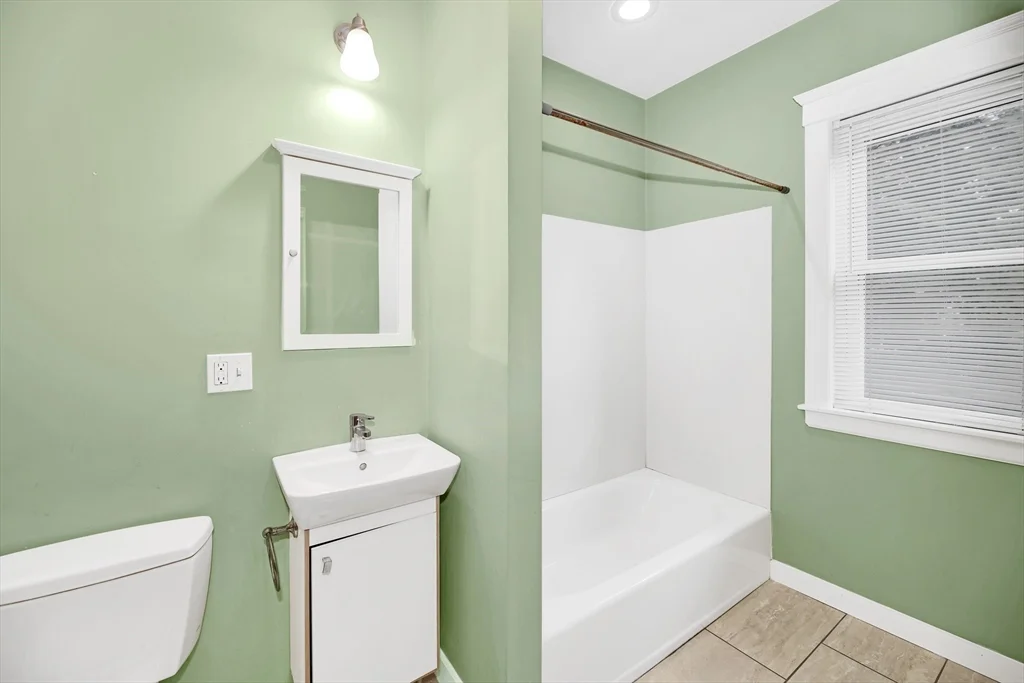 79 Perkins St, Jamaica Plain