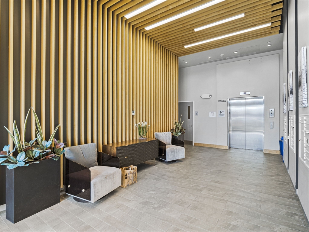 2 West 6th St, South Boston