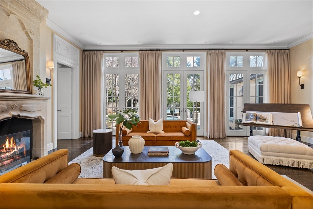 120 Cabot St, Chestnut Hill