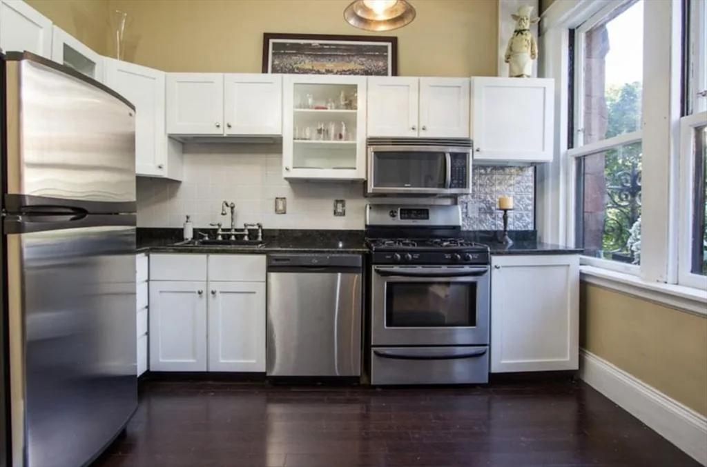 261 Beacon St, Back Bay