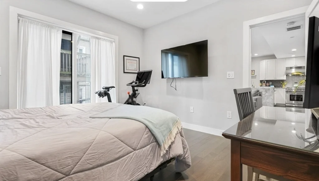 309 E St, South Boston