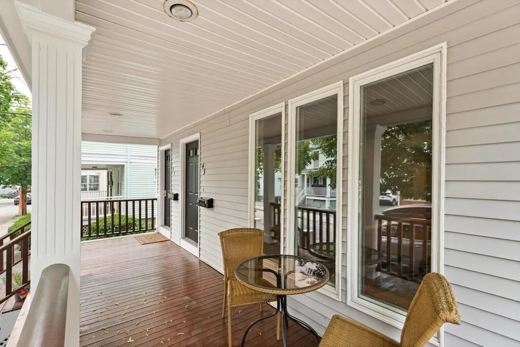 43 Sunset Rd, West Somerville