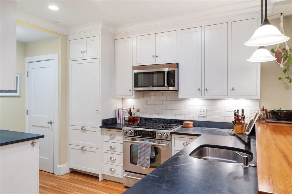 21 Cumberland St, South Boston