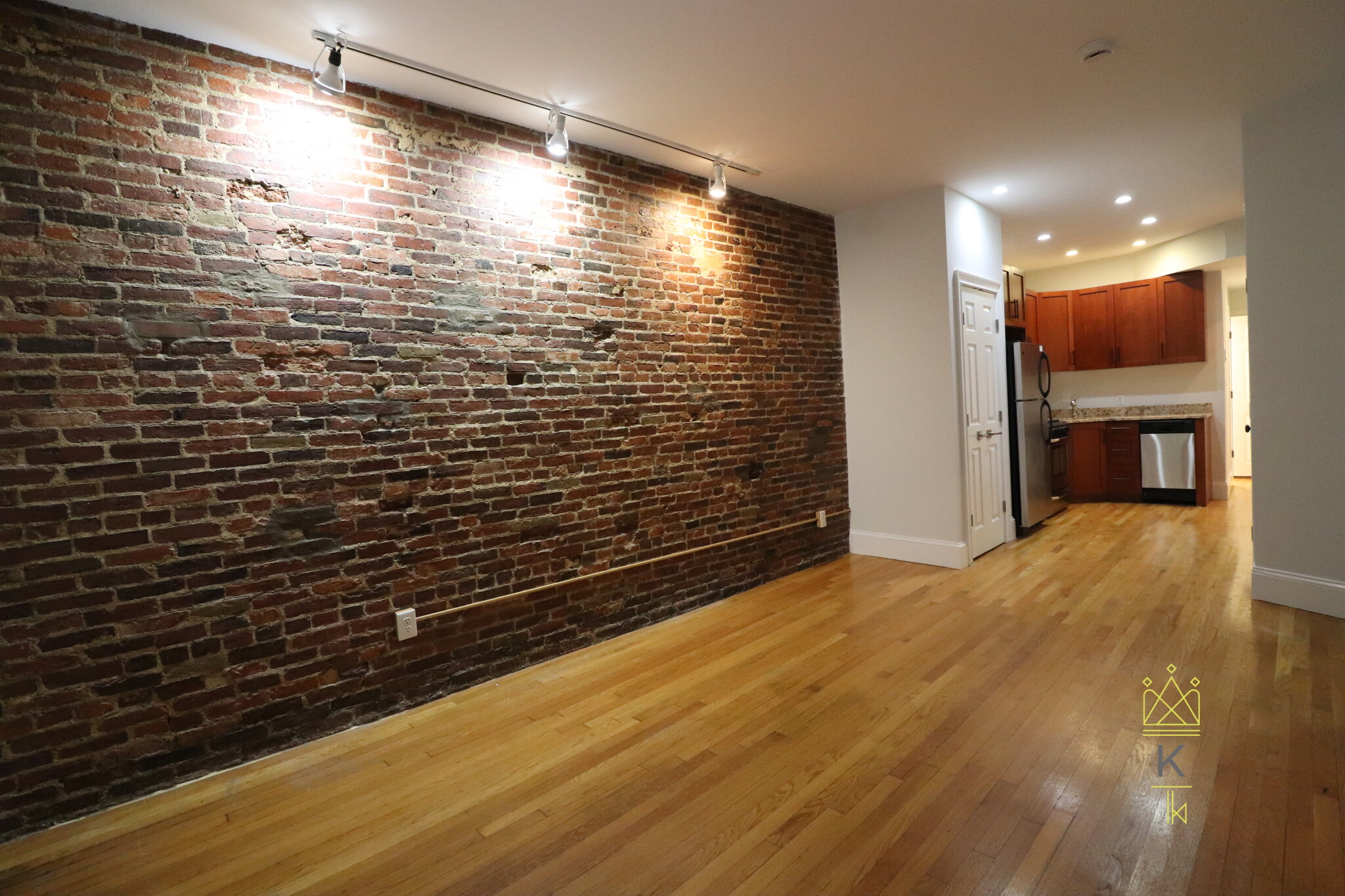 88 West Cedar St, Beacon Hill