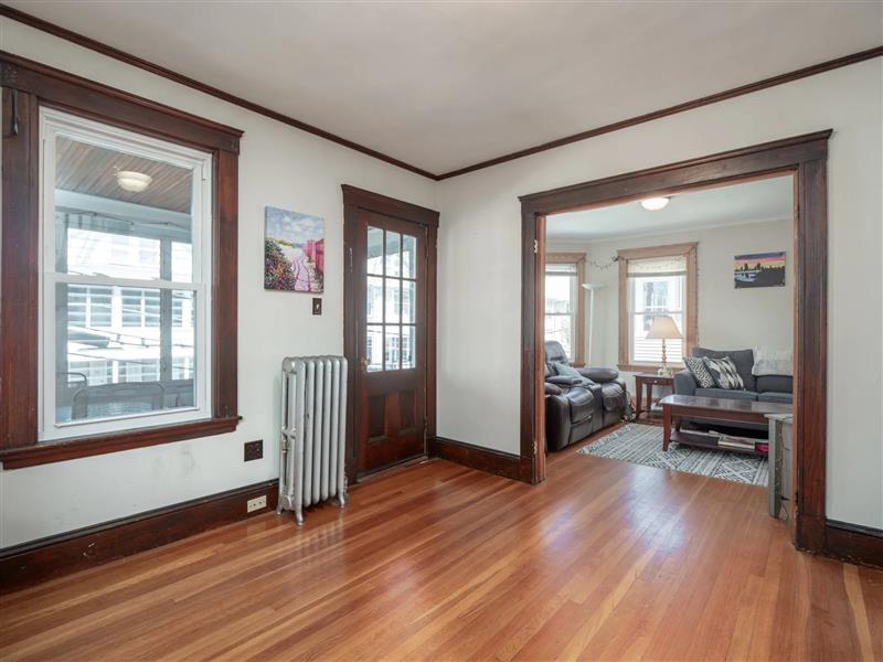 54 Upland Rd, West Somerville