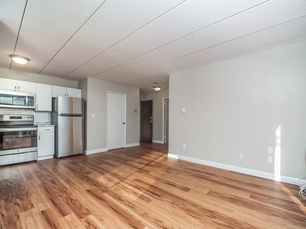 10 Main, Framingham