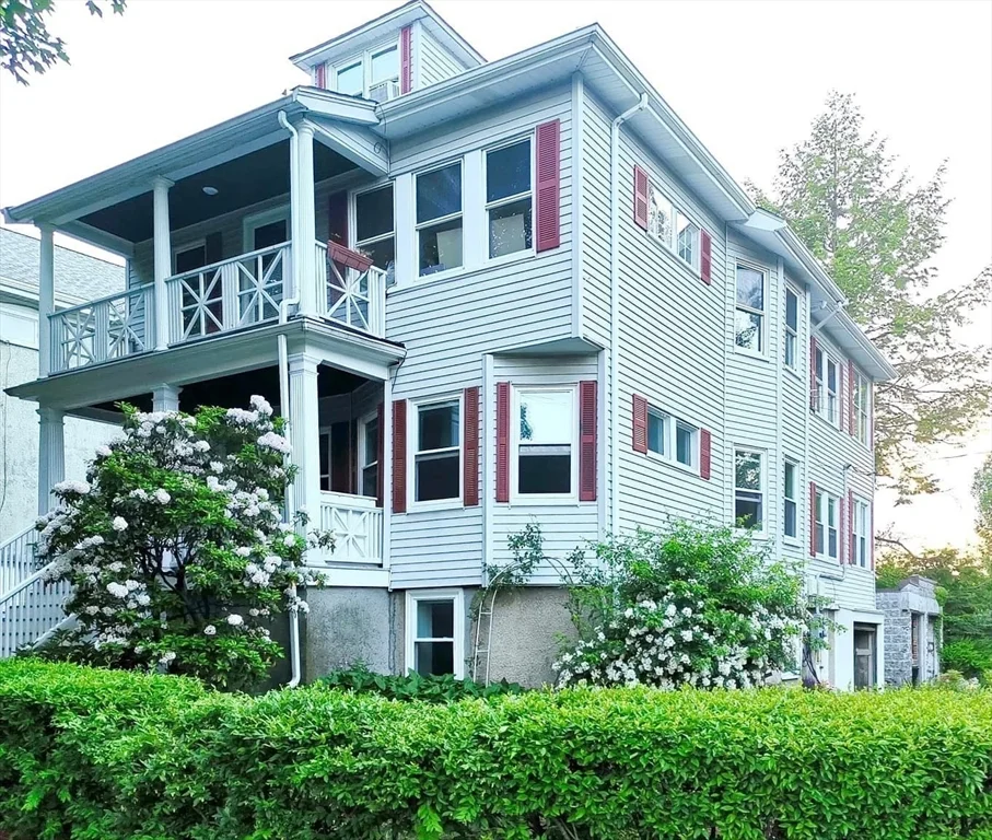 1 Vincent, Belmont