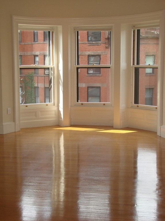 404 Marlborough St, Back Bay