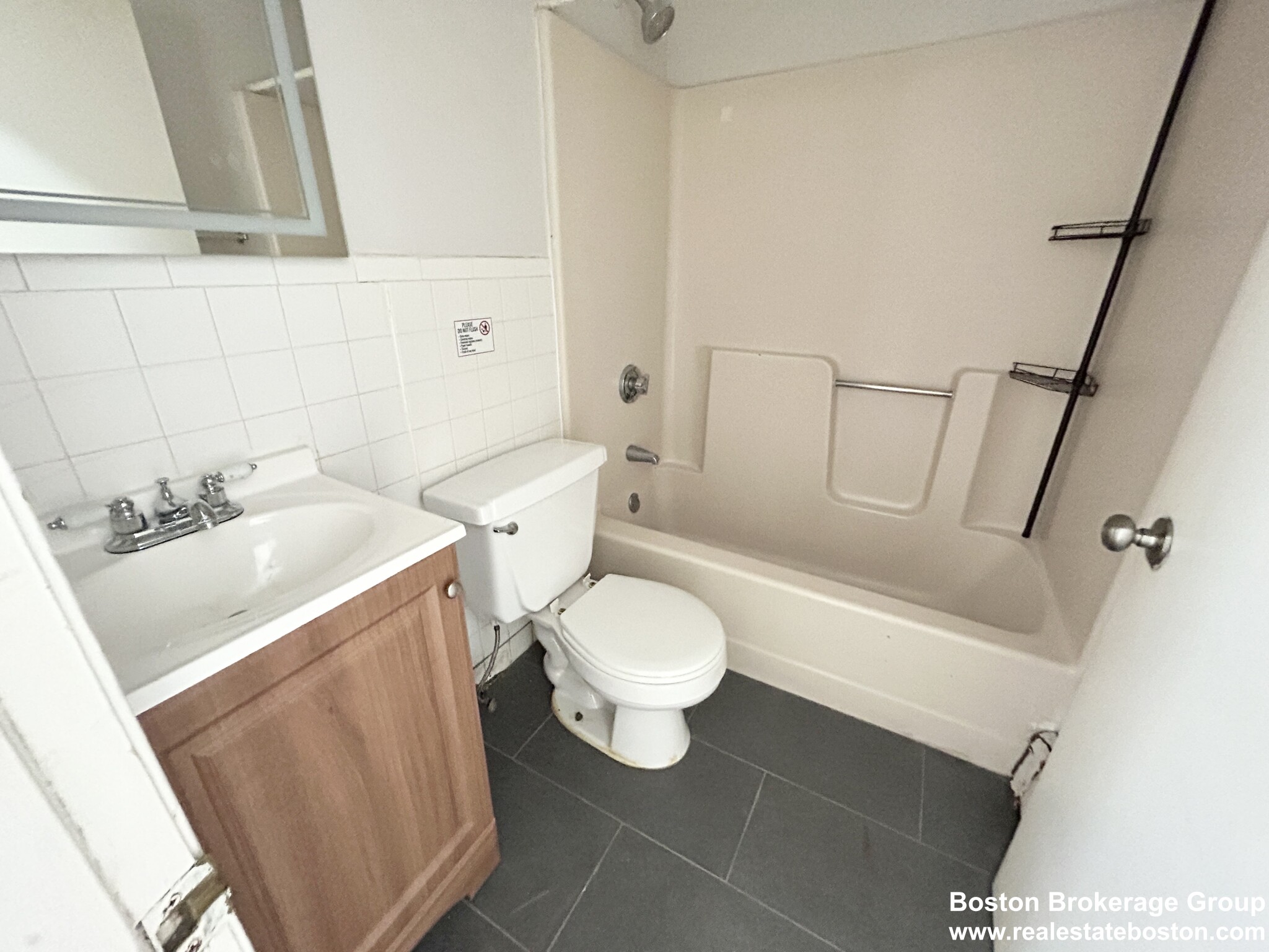 92 Hammond St, Roxbury