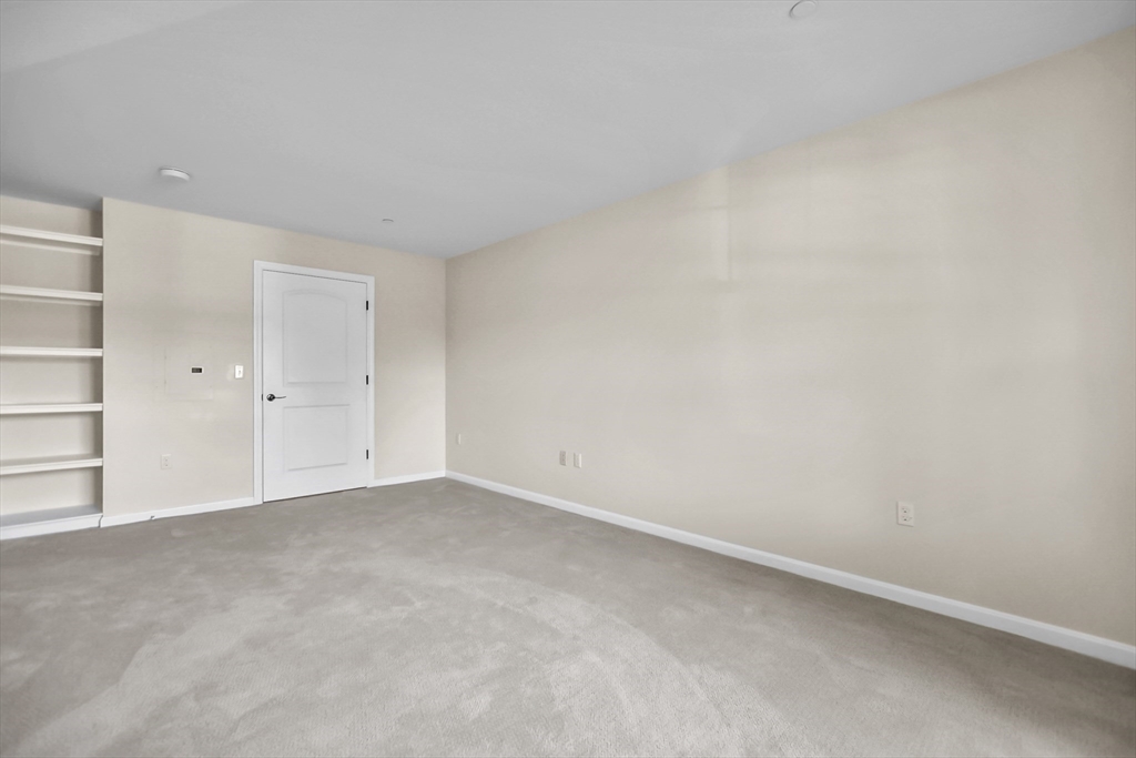 1275 Turnpike St, North Andover