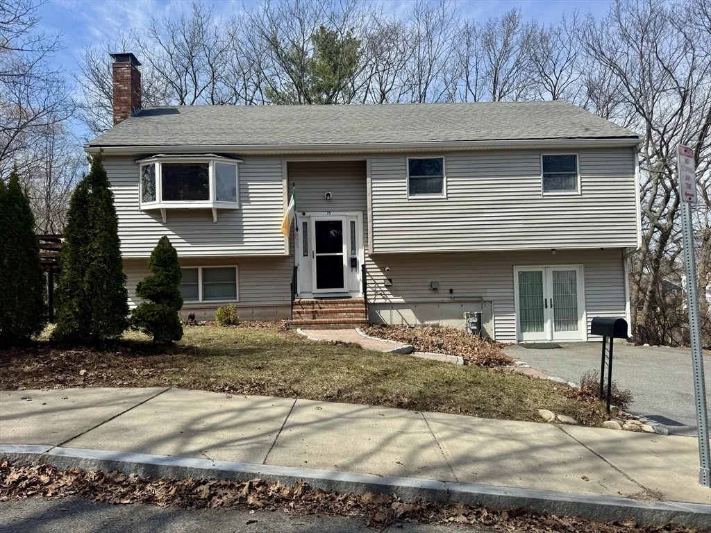 15 Curlew St, West Roxbury