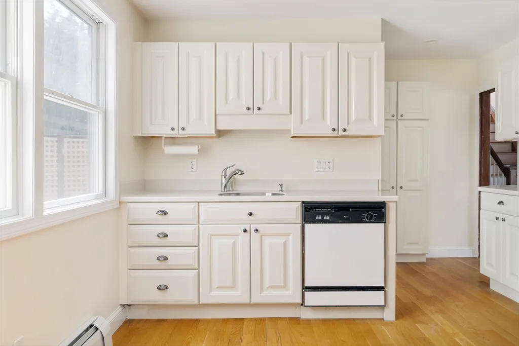 18 Newcastle Rd, Brighton