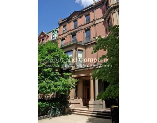 263 Commonwealth Ave, Back Bay