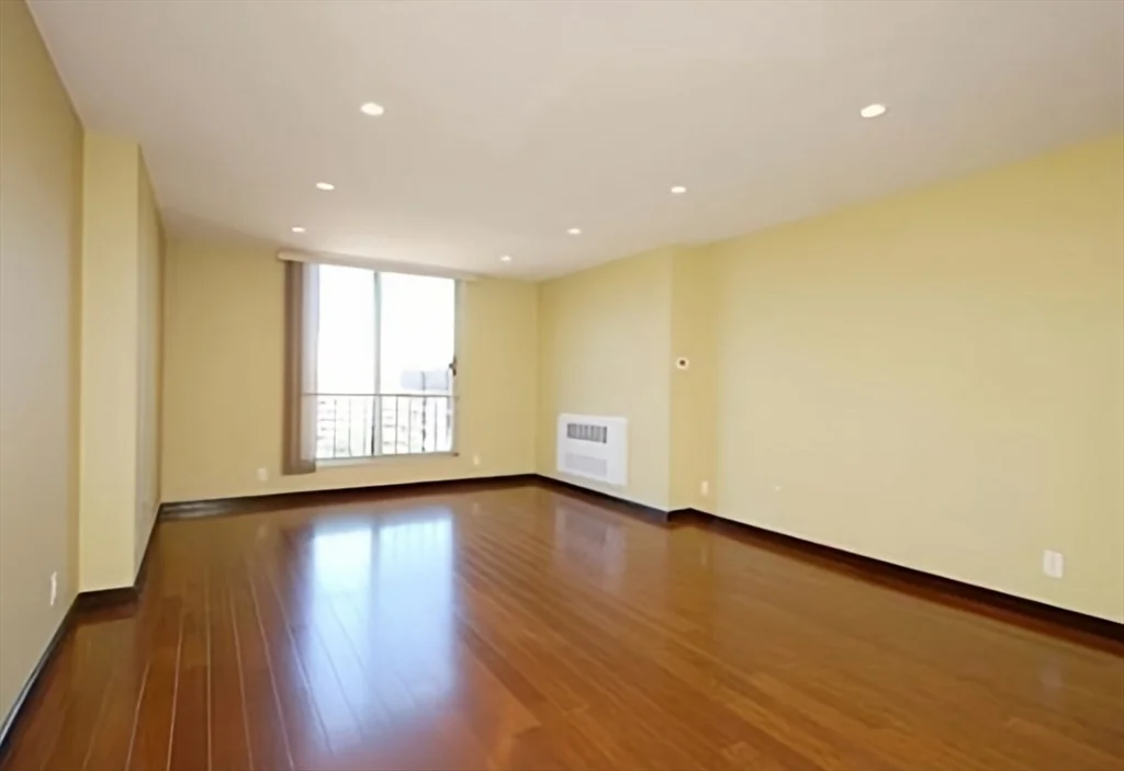 33 Pond Ave, Brookline Village