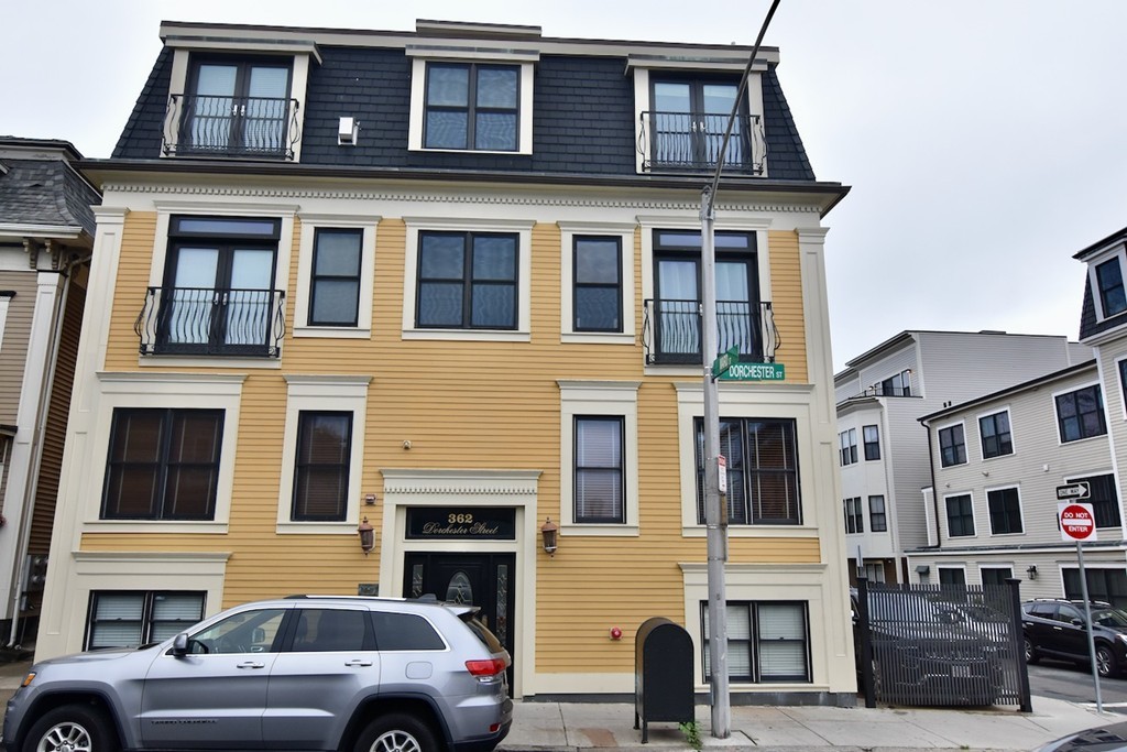 360 Dorchester St, South Boston
