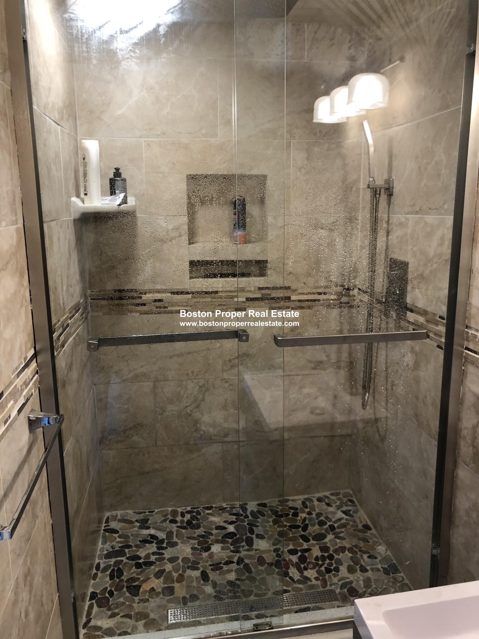 918 Beacon St, Fenway